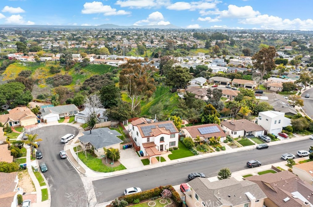 4951 Edwin Pl, San Diego CA  92117-1620 exterior