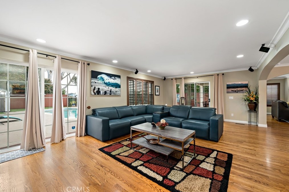 4951 Edwin Pl, San Diego CA  92117-1620 exterior
