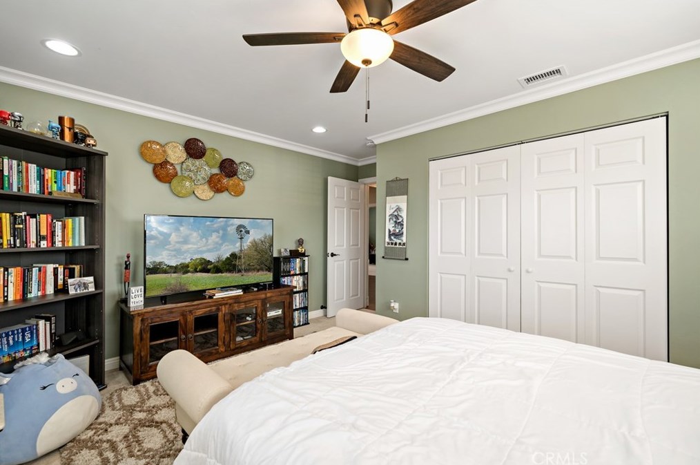 4951 Edwin Pl, San Diego CA  92117-1620 exterior