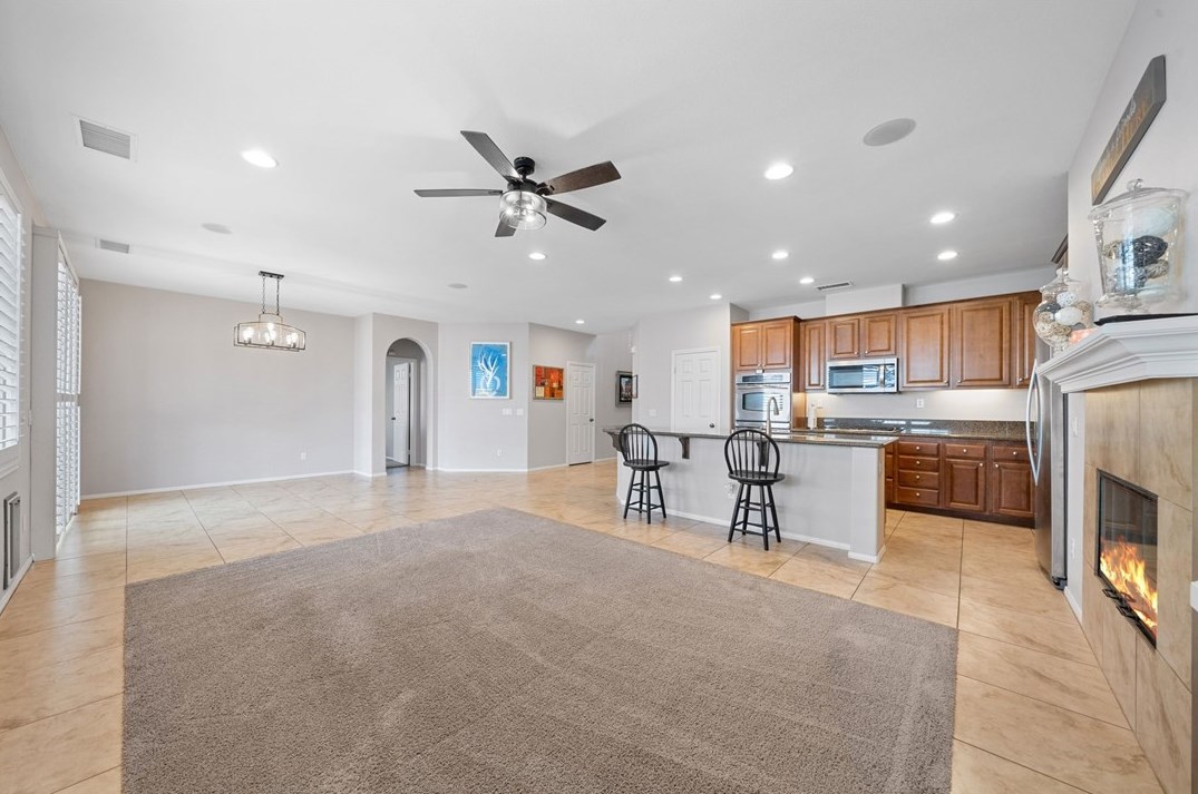 34234 Sweet Acacia Ct, Lake Elsinore CA  92532-2582 exterior