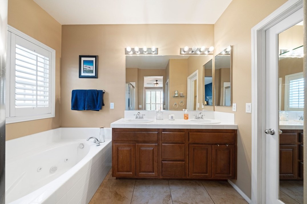 34234 Sweet Acacia Ct, Lake Elsinore CA  92532-2582 exterior