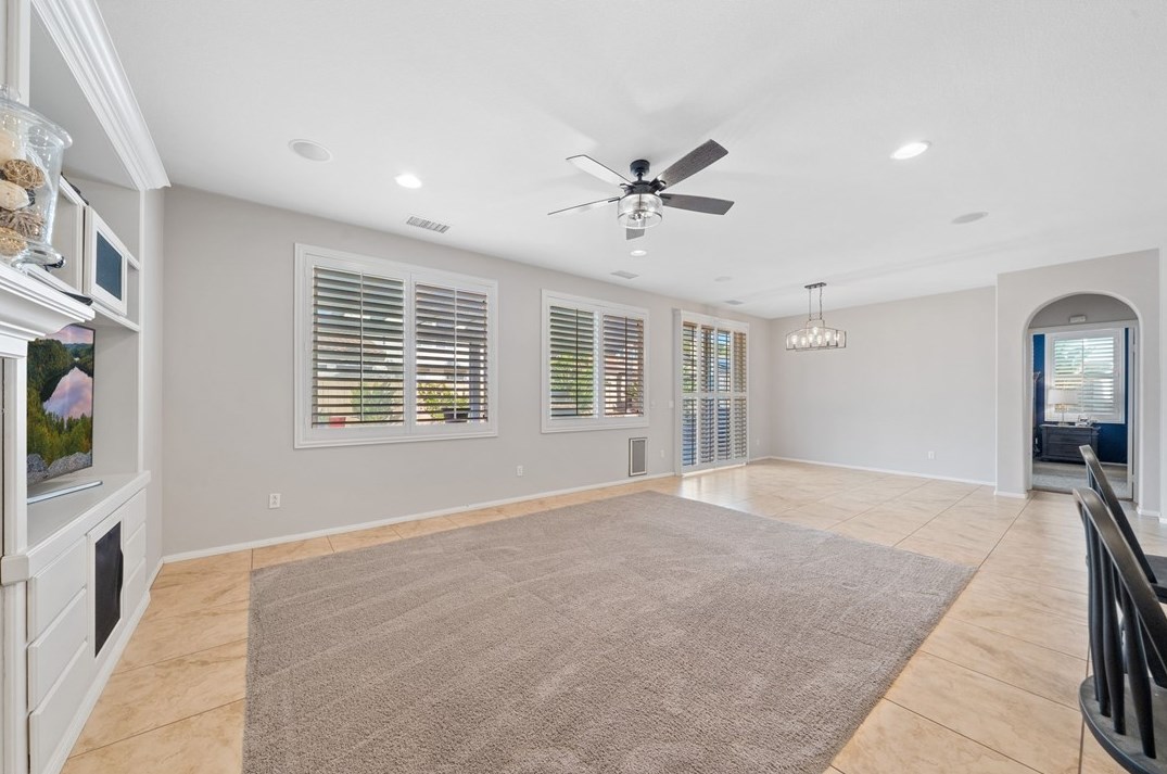 34234 Sweet Acacia Ct, Lake Elsinore CA  92532-2582 exterior
