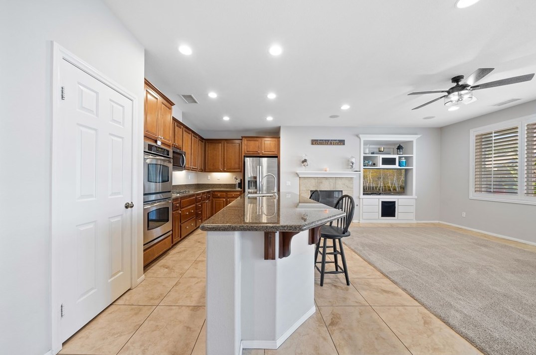 34234 Sweet Acacia Ct, Lake Elsinore CA  92532-2582 exterior