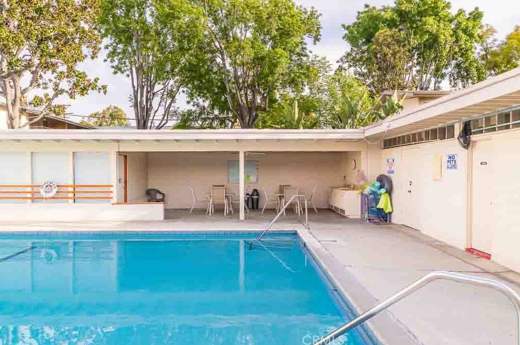 24 Center St, Redlands CA  92373-8102 exterior