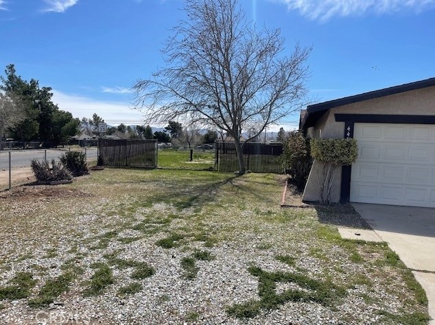 14480 Pawnee Rd, Apple Valley CA  92307-4277 exterior