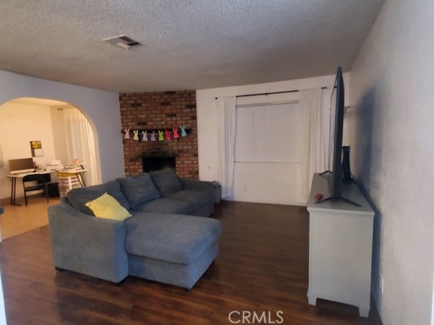 14480 Pawnee Rd, Apple Valley CA  92307-4277 exterior