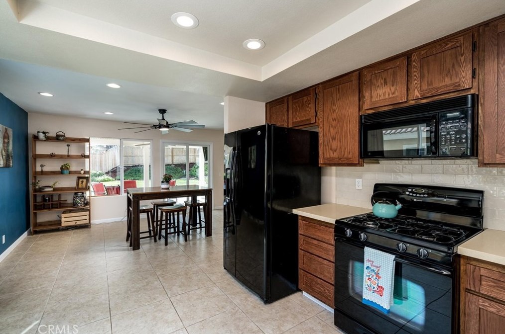 45343 Esmerado Ct, Temecula CA  92592-6072 exterior