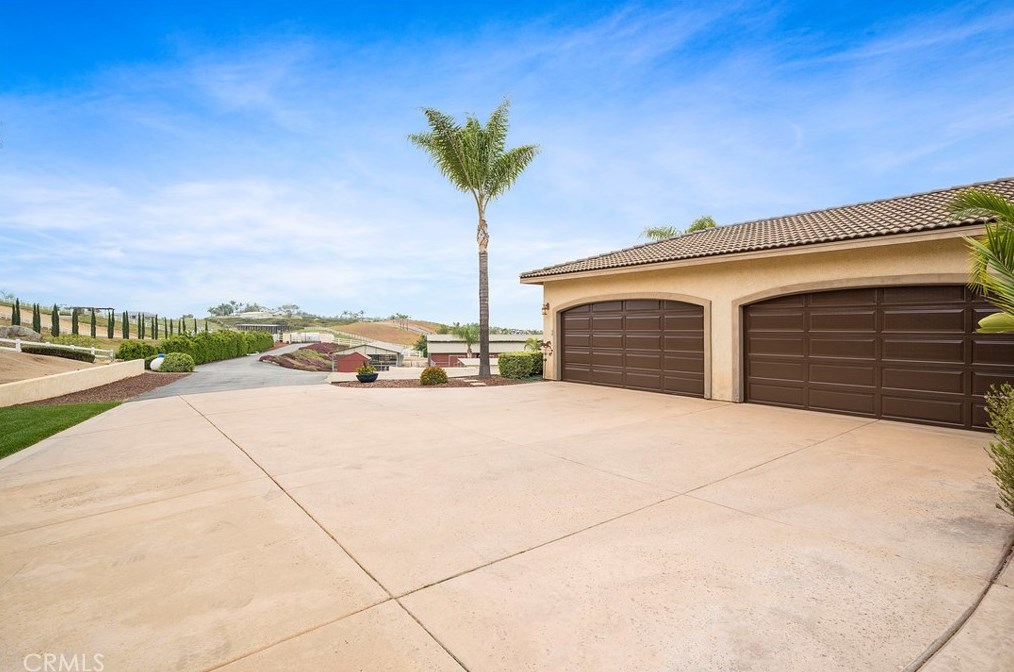 39099 Calle Jojoba, Temecula CA  92592-8013 exterior