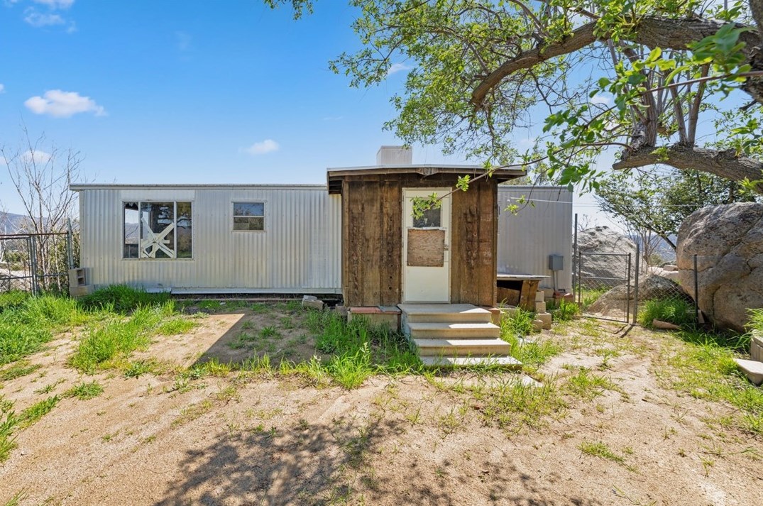 54660 Scouts Ln, Anza CA  92539-8858 exterior