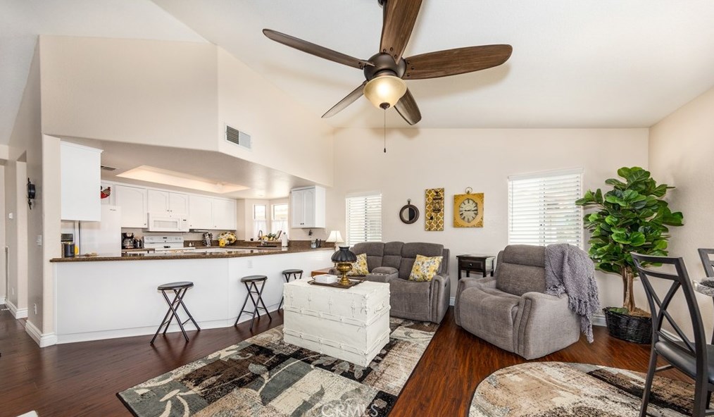 2891 Peach Tree St, Hemet CA  92545-7751 exterior