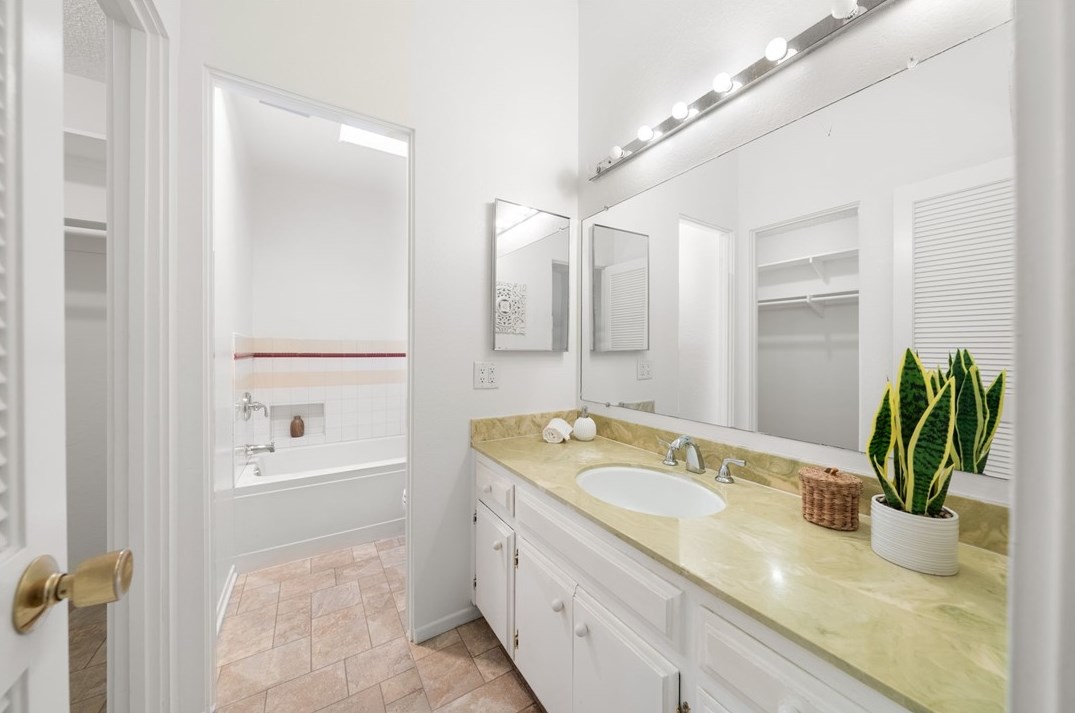 28219 Paseo Grande Dr, Menifee CA  92586-2489 exterior