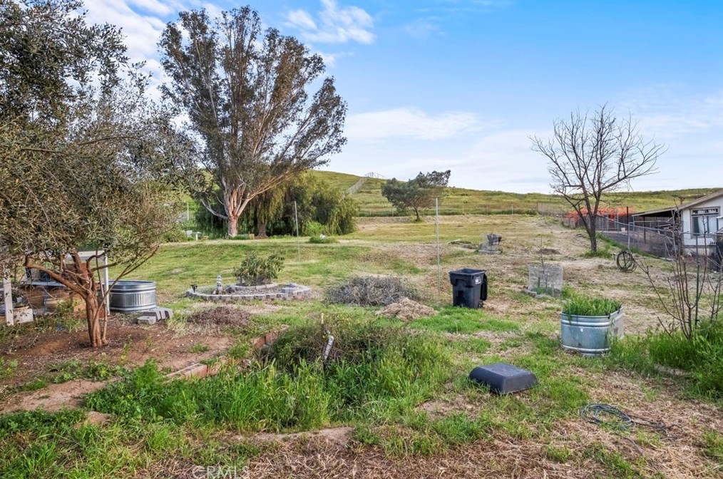 23315 Estrella Ln, Perris CA  92570-8917 exterior