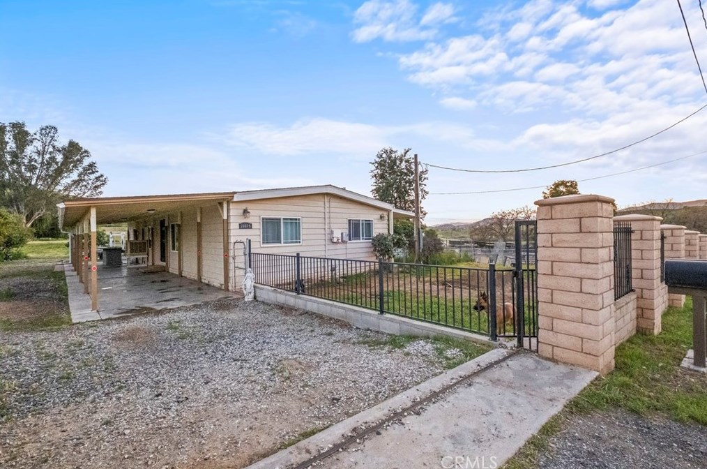23315 Estrella Ln, Perris CA  92570-8917 exterior