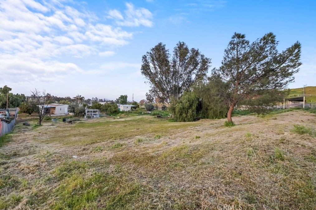 23315 Estrella Ln, Perris CA  92570-8917 exterior