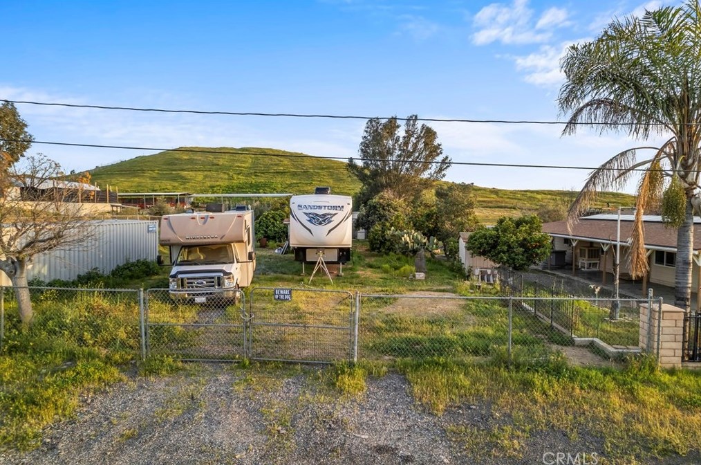 23315 Estrella Ln, Perris CA  92570-8917 exterior
