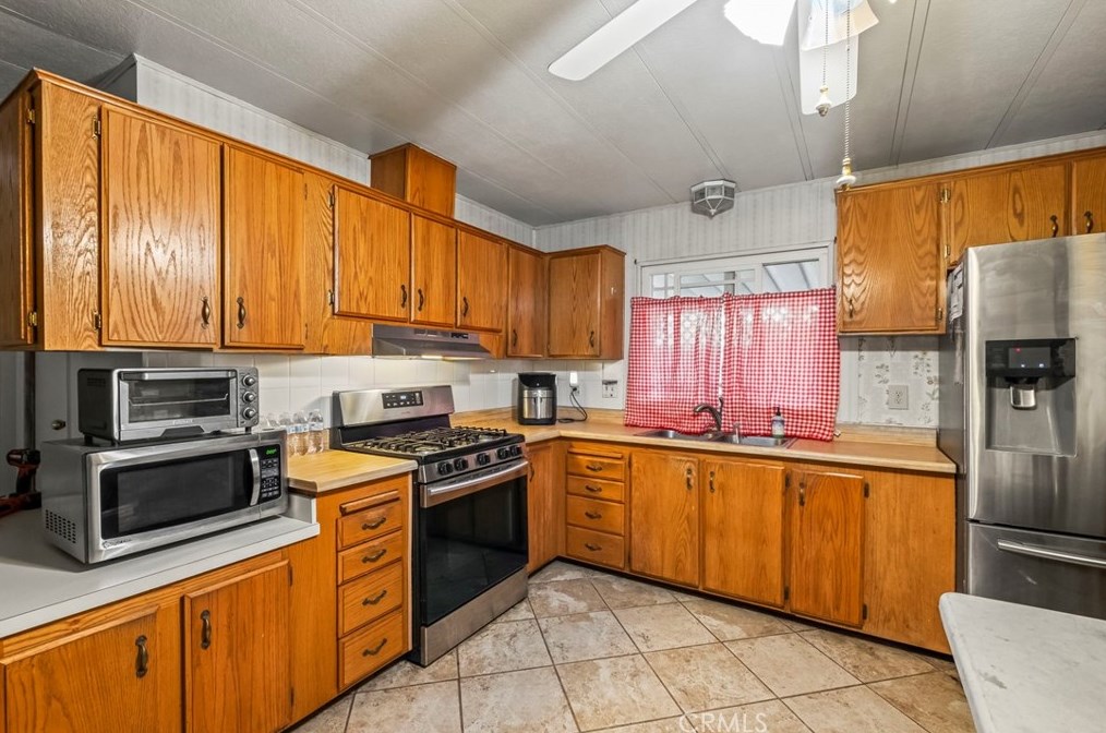 23315 Estrella Ln, Perris CA  92570-8917 exterior