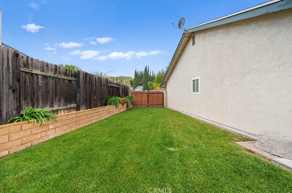 3323 Fruitwood Dr, Riverside CA  92503-5042 exterior