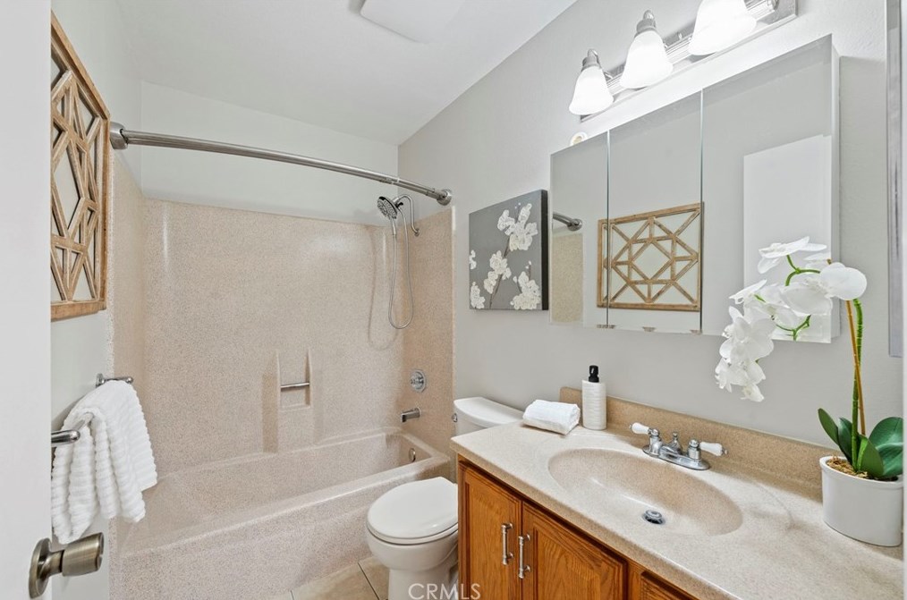 3323 Fruitwood Dr, Riverside CA  92503-5042 exterior