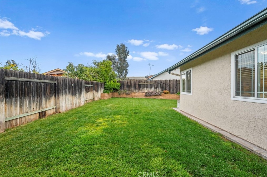 3323 Fruitwood Dr, Riverside CA  92503-5042 exterior