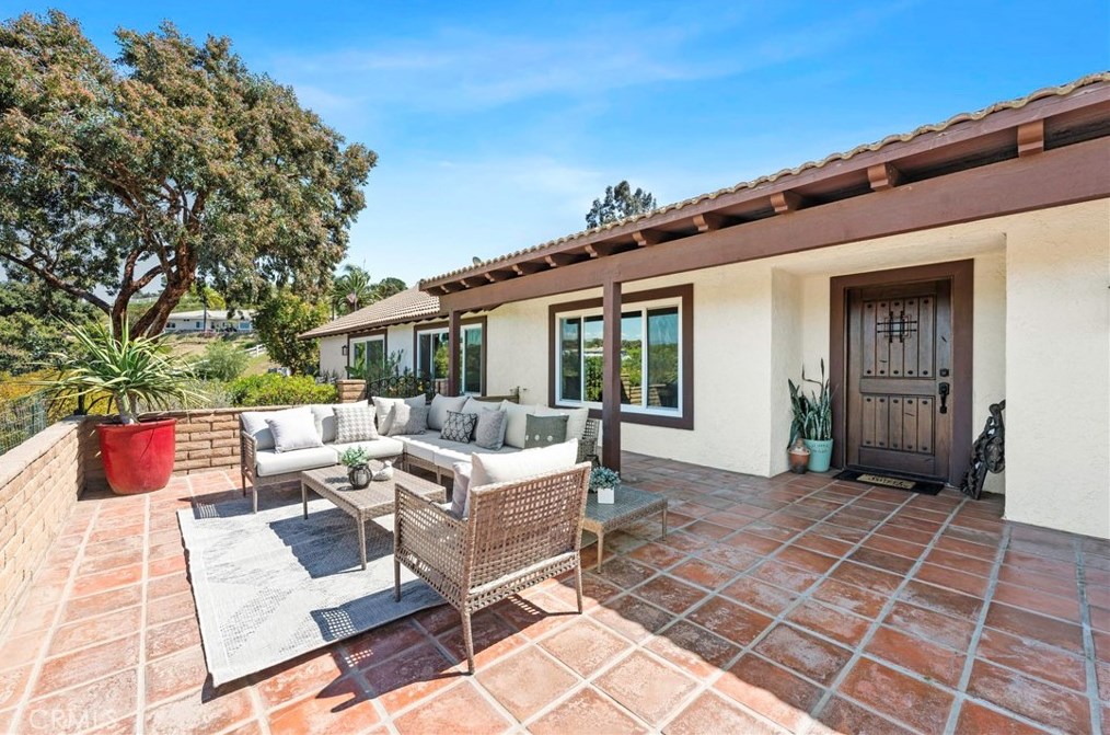 39386 Chaparral Dr, Temecula CA  92592-8822 exterior