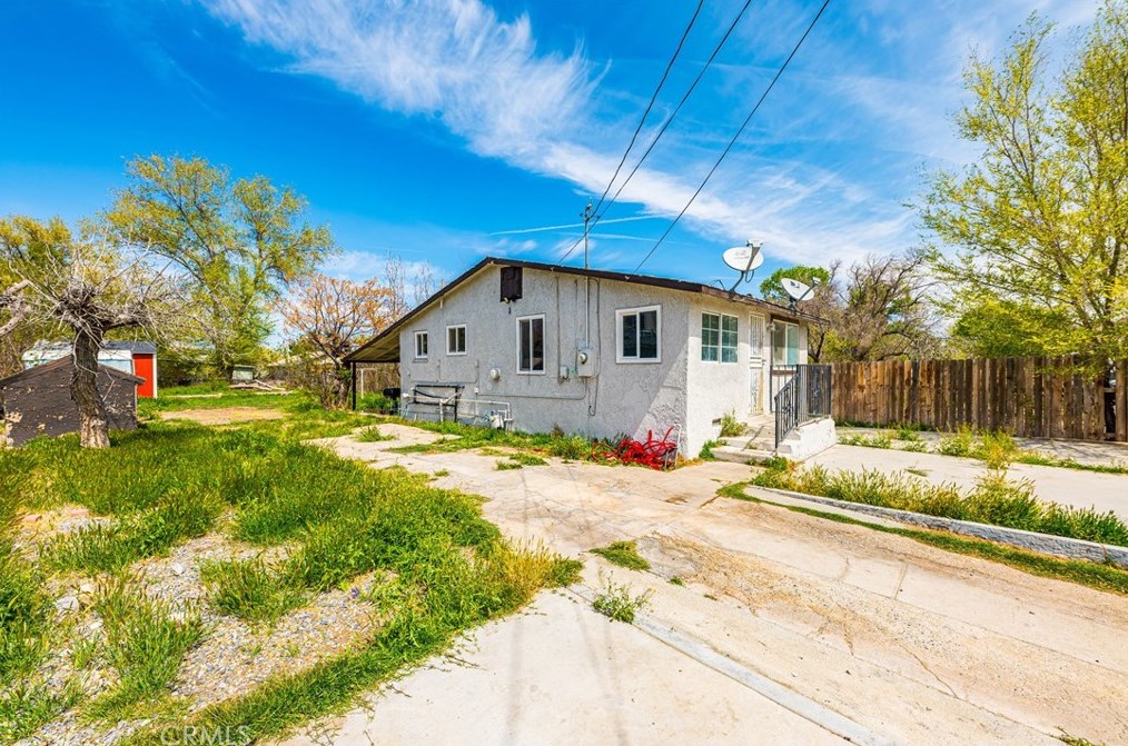 15774 Cottonwood St, Victorville CA  92395-2909 exterior
