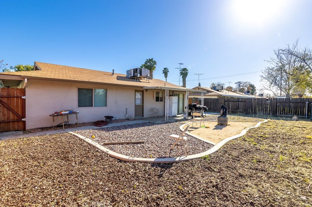 41056 Alder Ave, Hemet CA  92544-6271 exterior