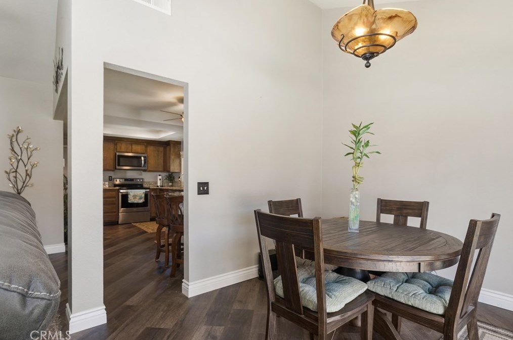 730 Thornton Ave, Hemet CA  92545-9129 exterior