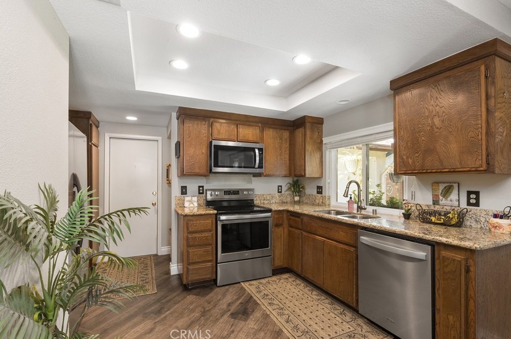 730 Thornton Ave, Hemet CA  92545-9129 exterior