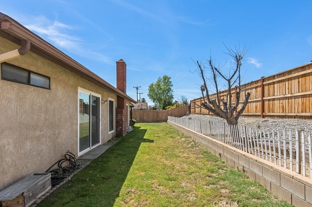 730 Thornton Ave, Hemet CA  92545-9129 exterior