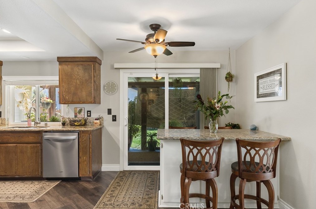 730 Thornton Ave, Hemet CA  92545-9129 exterior