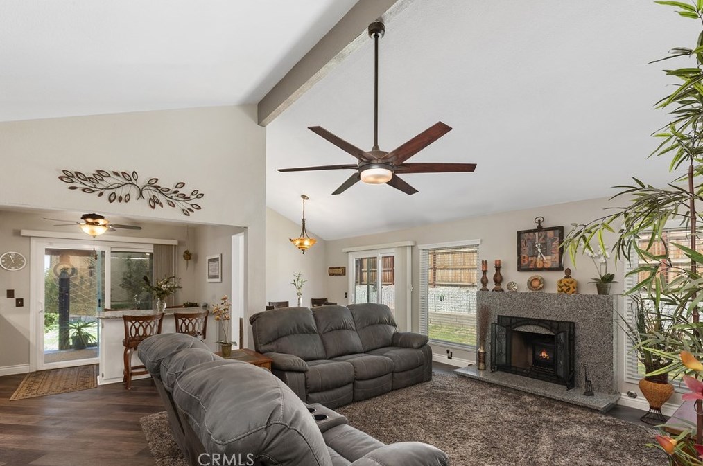 730 Thornton Ave, Hemet CA  92545-9129 exterior