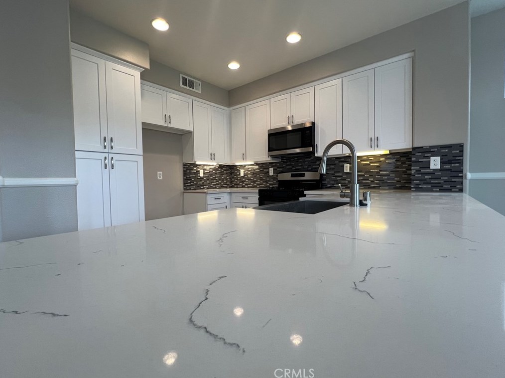 32492 Galatina St, Temecula CA  92592-3881 exterior