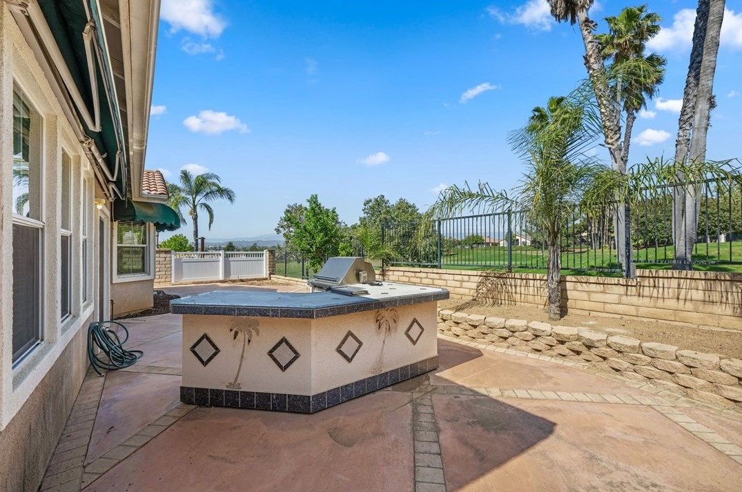 14930 Pete Dye St, Moreno Valley CA  92555-6330 exterior