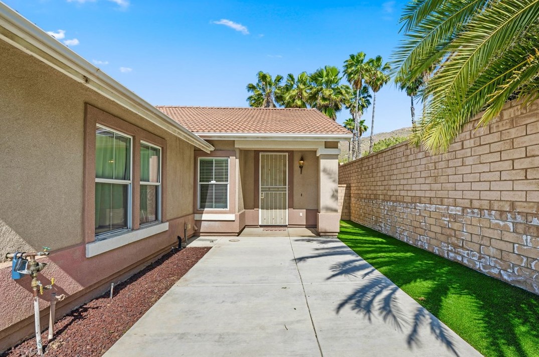 14930 Pete Dye St, Moreno Valley CA  92555-6330 exterior