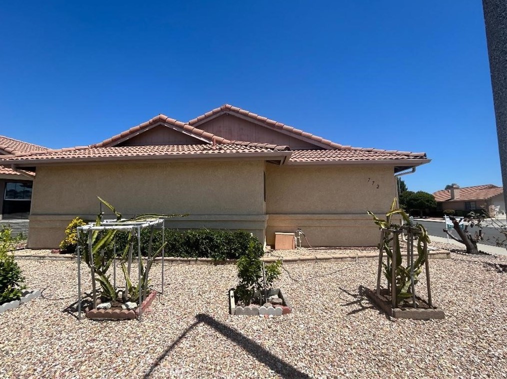 772 Alondra Dr, Hemet CA  92545-1500 exterior