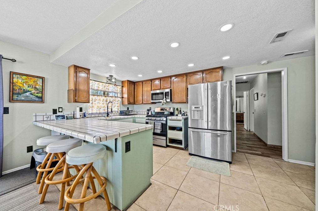 18049 Heidi Lisa Ln, Lake Elsinore CA  92532-1963 exterior