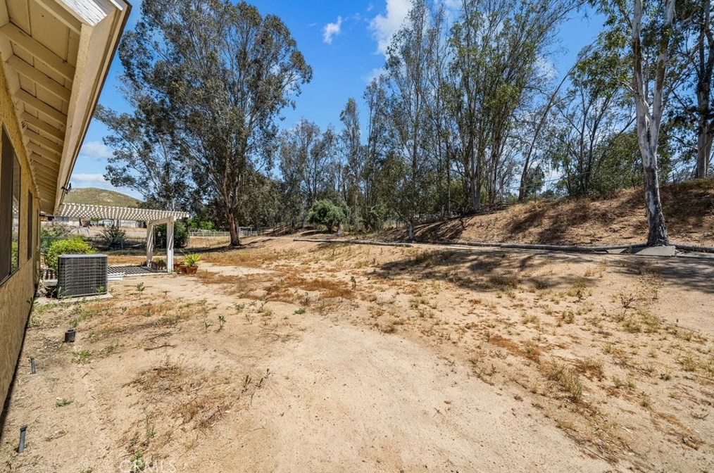 18049 Heidi Lisa Ln, Lake Elsinore CA  92532-1963 exterior