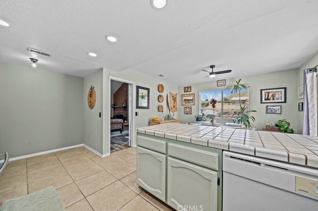 18049 Heidi Lisa Ln, Lake Elsinore CA  92532-1963 exterior