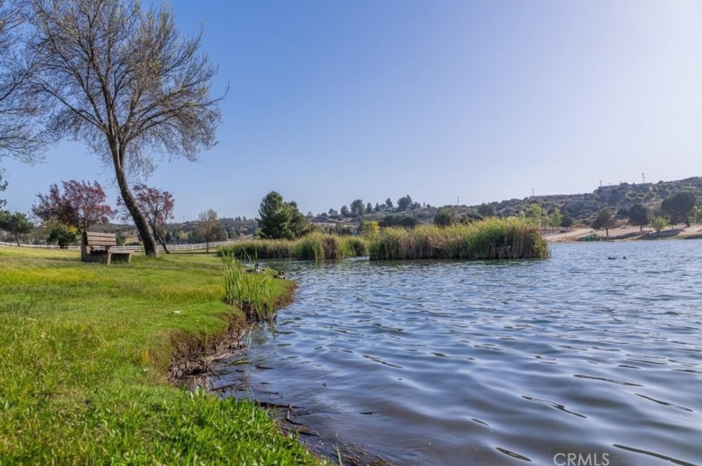 41917 Lakefront Dr, Aguanga CA  92536-9523 exterior