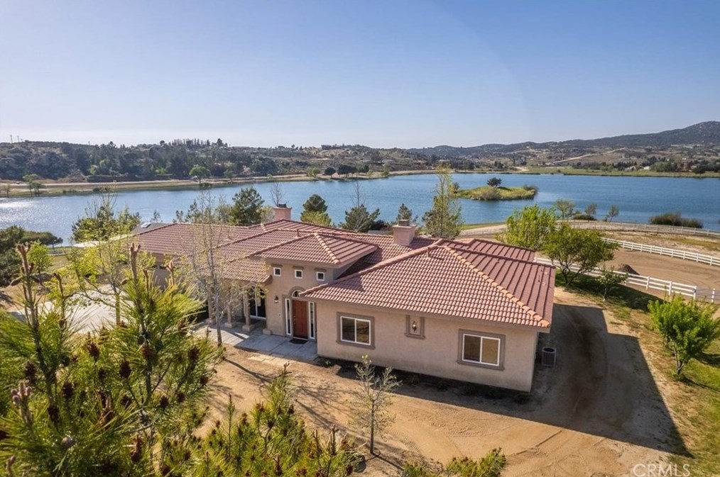 41917 Lakefront Dr, Aguanga CA  92536-9523 exterior