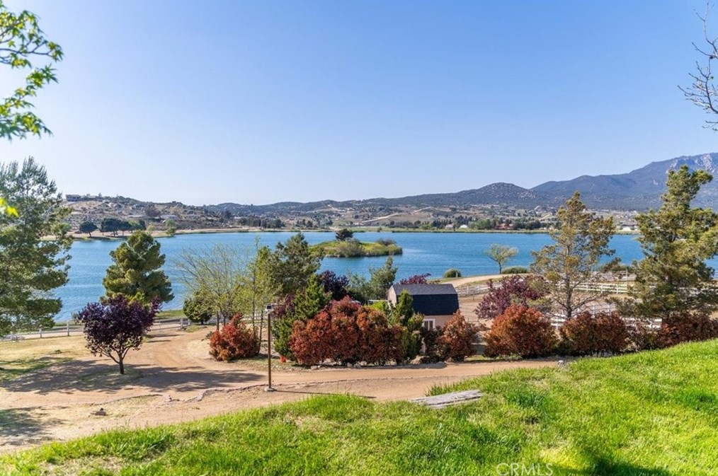 41917 Lakefront Dr, Aguanga CA  92536-9523 exterior