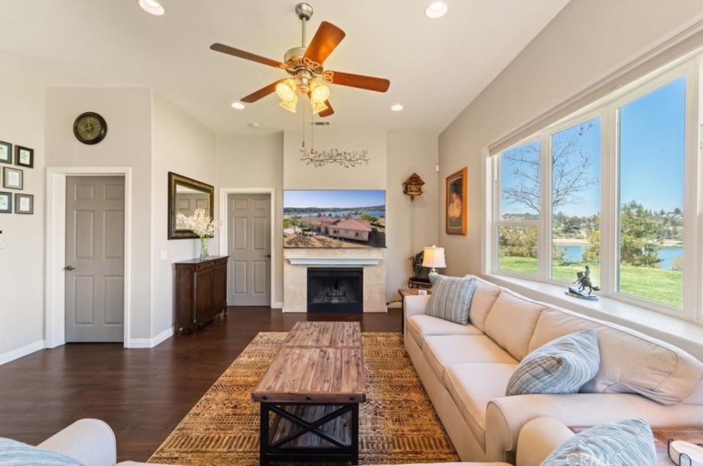 41917 Lakefront Dr, Aguanga CA  92536-9523 exterior