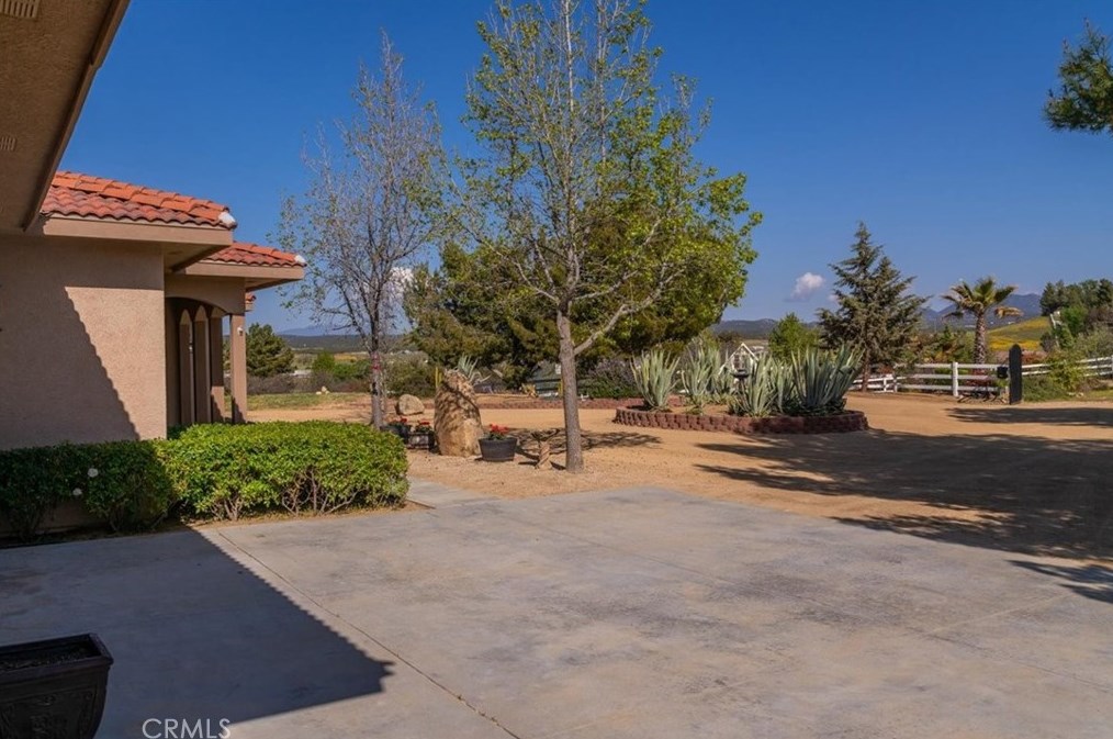 41917 Lakefront Dr, Aguanga CA  92536-9523 exterior