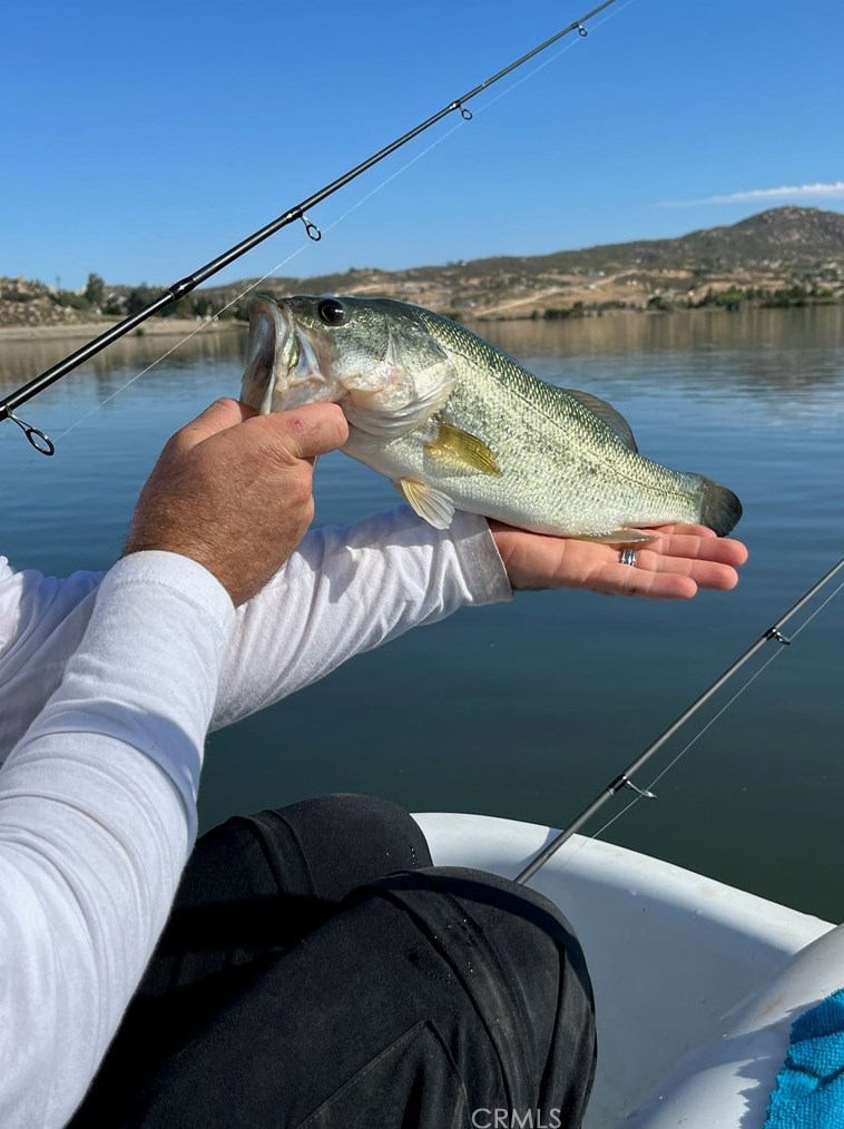 41917 Lakefront Dr, Aguanga CA  92536-9523 exterior