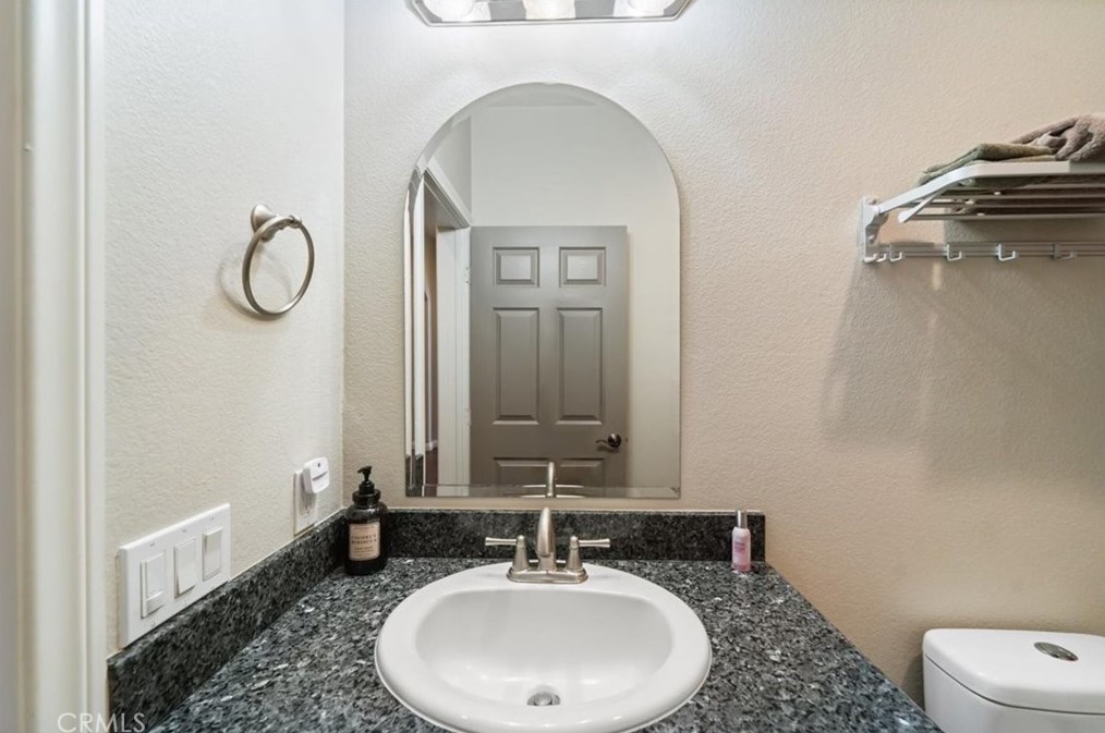 41917 Lakefront Dr, Aguanga CA  92536-9523 exterior