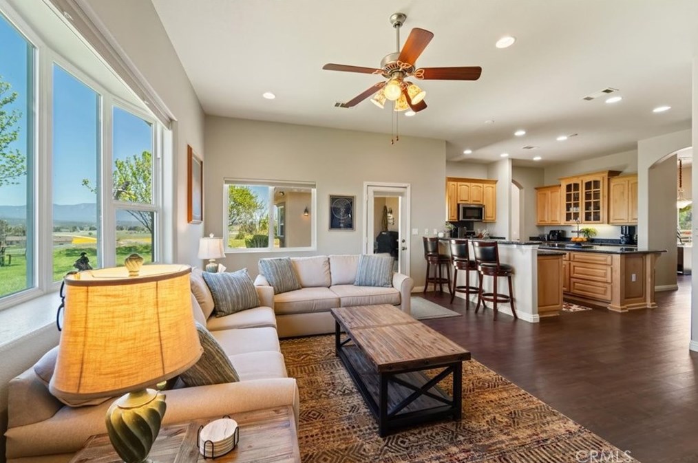 41917 Lakefront Dr, Aguanga CA  92536-9523 exterior