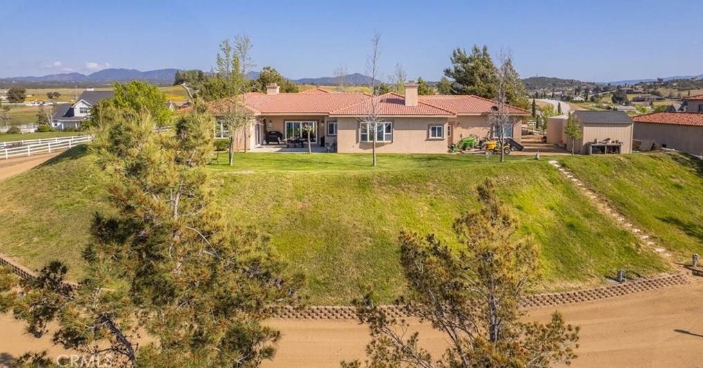 41917 Lakefront Dr, Aguanga CA  92536-9523 exterior