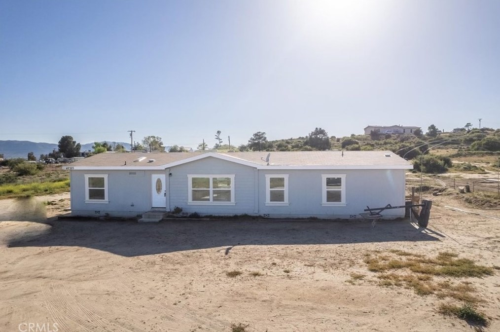 42225 El Campo Rd, Anza CA  92539-9746 exterior