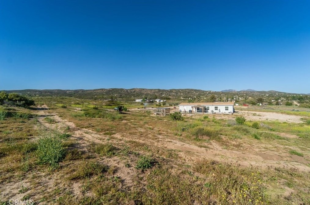42225 El Campo Rd, Anza CA  92539-9746 exterior