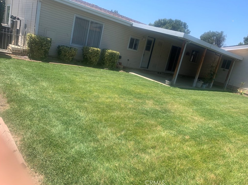 2525 Apple Tree St, Hemet CA  92545-7705 exterior
